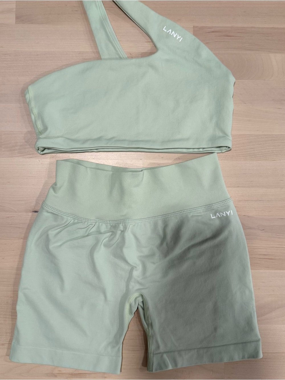 DFYNE LANYI SET